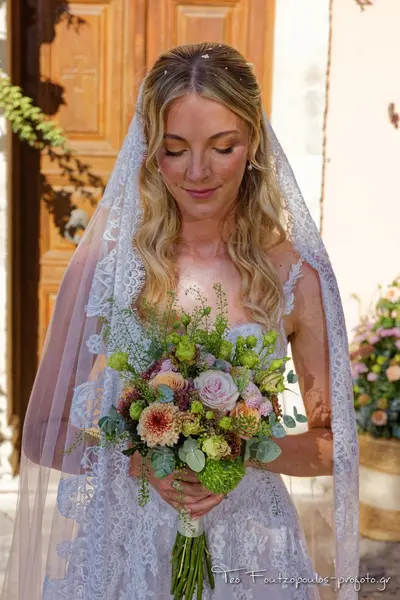 Wedding photoshoot in Rethymno by Teo F