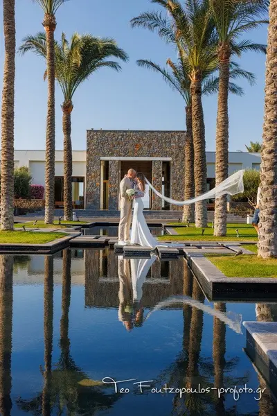 Wedding photoshoot in Heraklion by Teo F