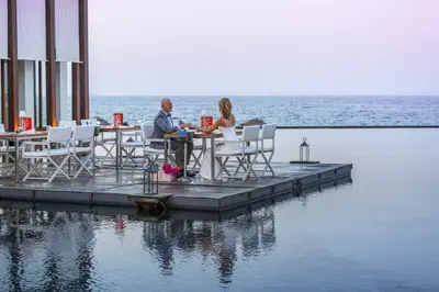 Honeymoon photoshoot in Heraklion by Teo F