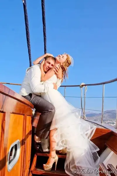 Honeymoon photoshoot by Takis D