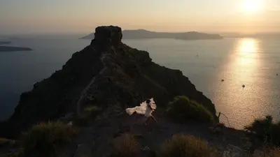 Wedding photoshoot on Santorini by Marianna T