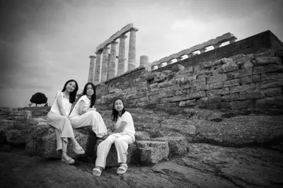 Family photoshoot on the Athens Riviera by Vasilis G