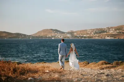 Elopement photoshoot on Paros by Michael S