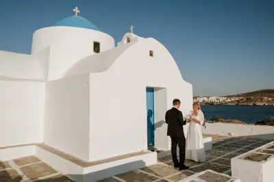 Elopement photoshoot on Paros by Michael S